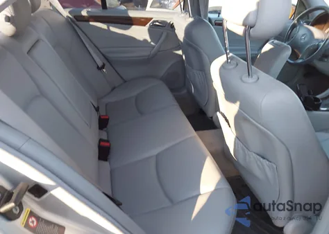 2003 Mercedes-Benz C 240 z USA, uszkodzony, nr VIN WDBRF61J33A523753